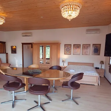 Apartamento Panoramic Castle With Free Private Parking