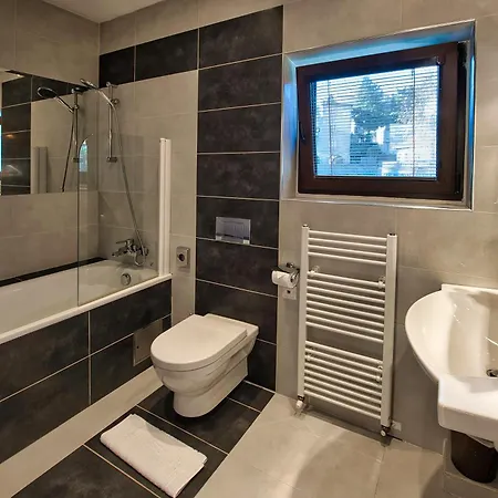 Royal In No 16 Daire *