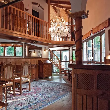 Apartment Royal In No 16 *