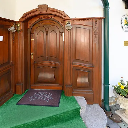 Panoramic Castle With Free Private Parking Apartment *