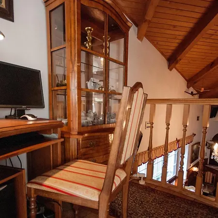 Panoramic Castle With Free Private Parking Apartment *