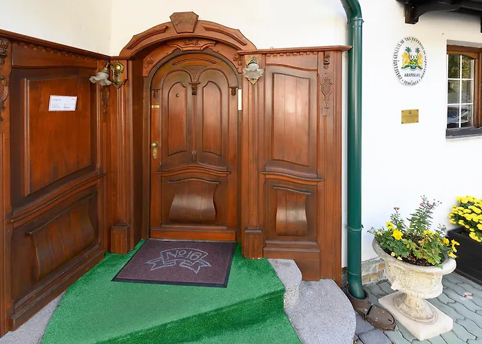 Royal In No 16 Апартаменти *